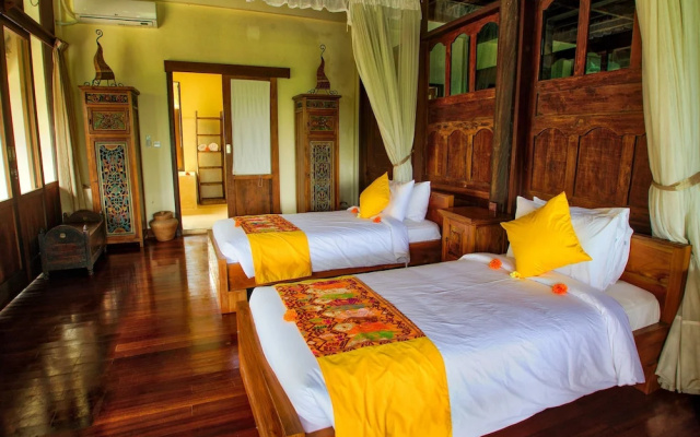 Villa Atas Awan – Guest Rooms – Bukian