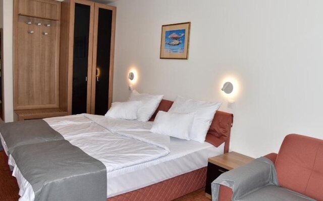 Hotel Makpetrol Struga