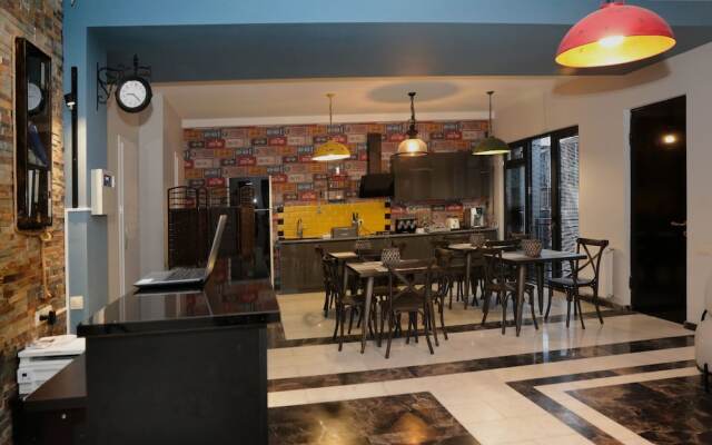 G-Old Town Hotel