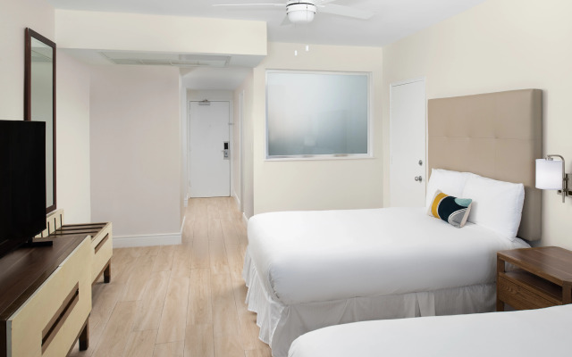 Sherry Frontenac Oceanfront Hotel