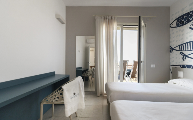Luna Minoica Suites