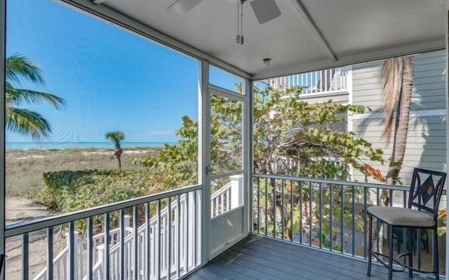 Turtleback 11 3 Bedroom Villa by RedAwning