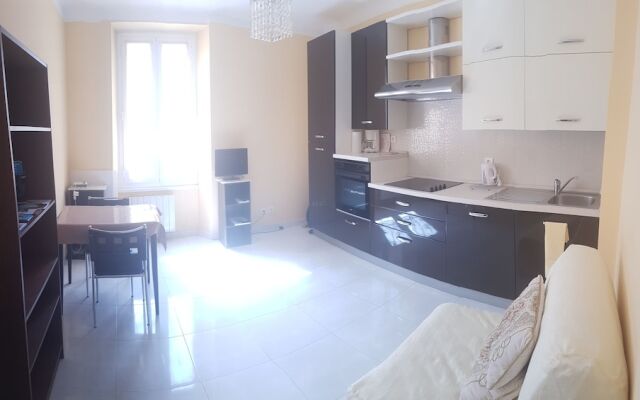 Monaco Center Flat