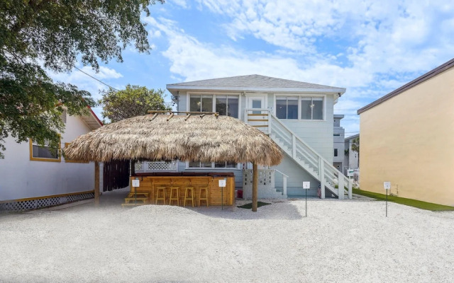 Twin Tiki 4