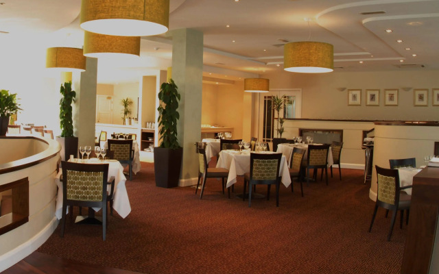 Charleville Park Hotel & Leisure Club