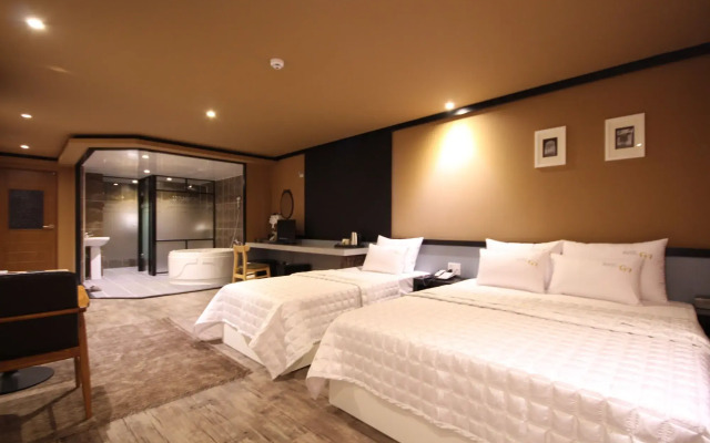 G7 Hotel