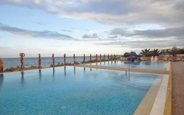 Aylimas - Families Only