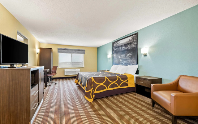 Super 8 by Wyndham Osseo WI