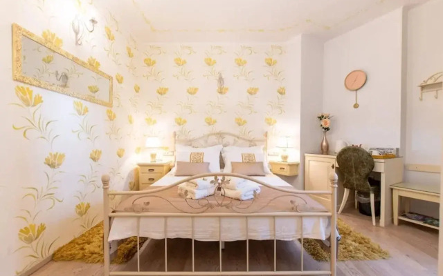 Unique Luxury Rooms