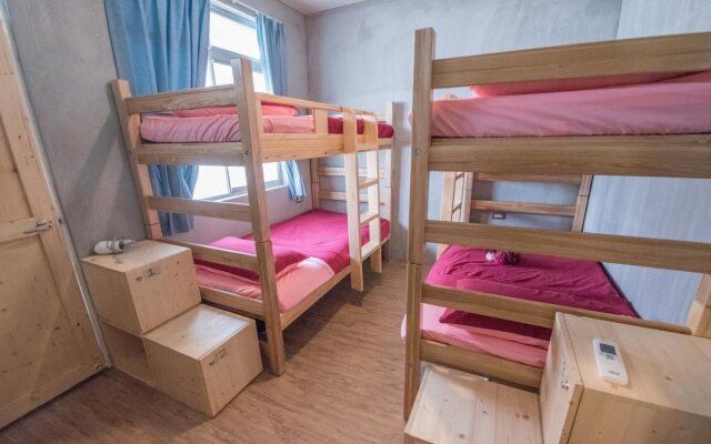 MatchBox Hostel