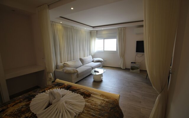 The Seasons Beach Design Studio Sea View