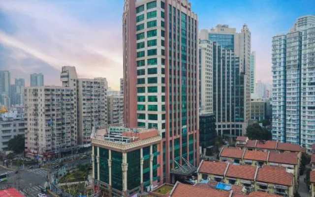 Dormitory light luxury hotel (Nanjing West Road subway station store) – Outside – Shanghai