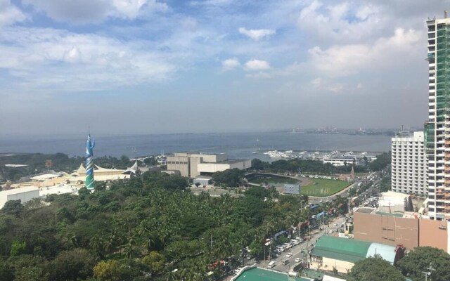 Condo Unit With Balcony in Manila