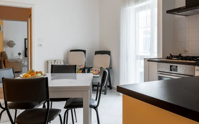 Comfy Central Apartment by Wonderful Italy
