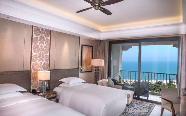 Crowne Resort Spa  Beach Resort Hainan