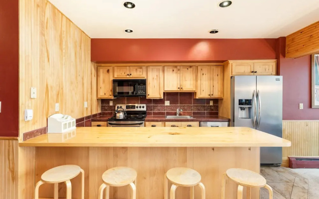 Durant Condominiums by Frias