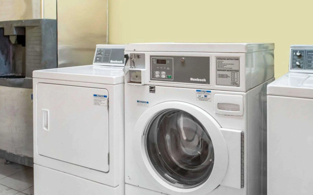 Econo Lodge Carlsbad Caverns Area