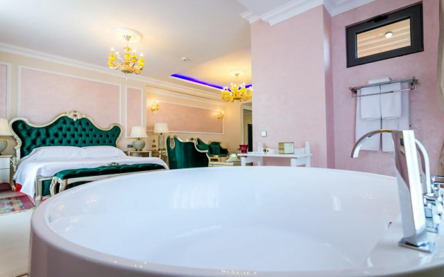 Phoenicia Royal