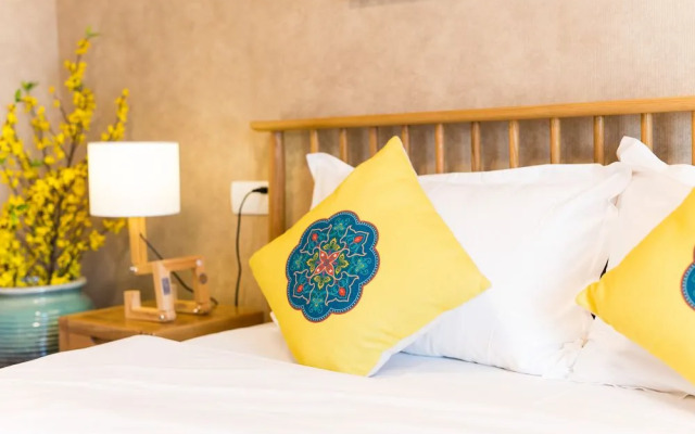 Summer Flower Apartment