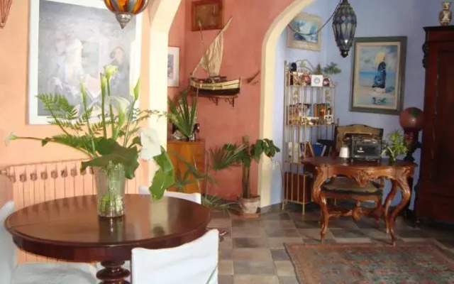 Bb La Petite Maison