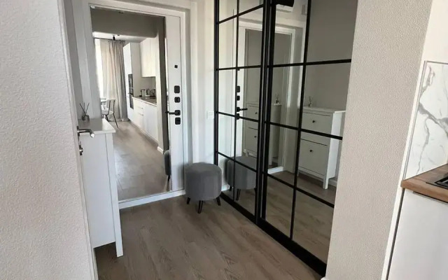 Sunmarine apartments (Sanmarine apartments) on Malaya Ochakovskaya street 4a k2