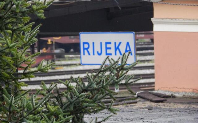 Gold rooms and suite