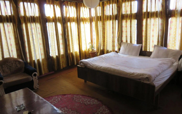 Nezer View Guest House