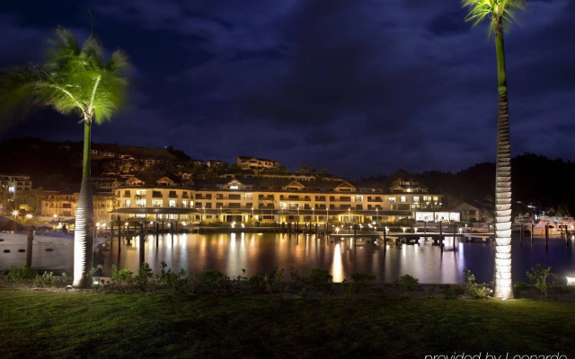 The Bannister Hotel & Yacht Club