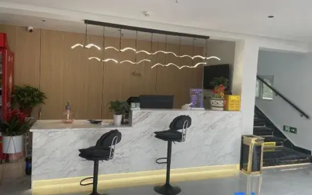Xiyayuan Hotel (Baishazhou Avenue Fenghuo Village Subway Station)