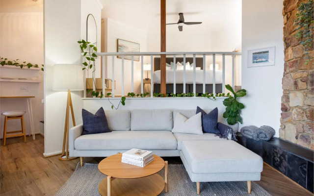 The Lookout, Eagle Bay