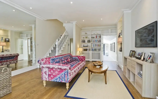 Stunning Recently Renovated 3 Bedroom Home Fuham - Munster Village