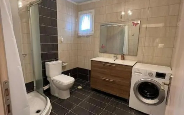 Family Getaway Close the Sea