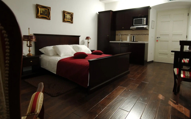 SUNce Palace Apartments with free offsite parking