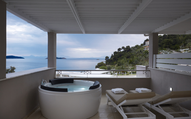 Kassandra Bay Resort, Suites & Spa