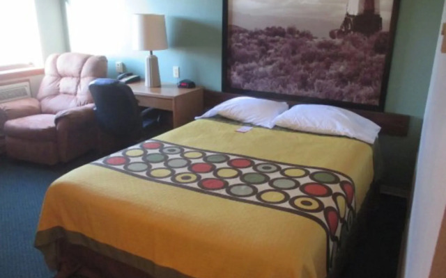 Super 8 By Wyndham Milbank