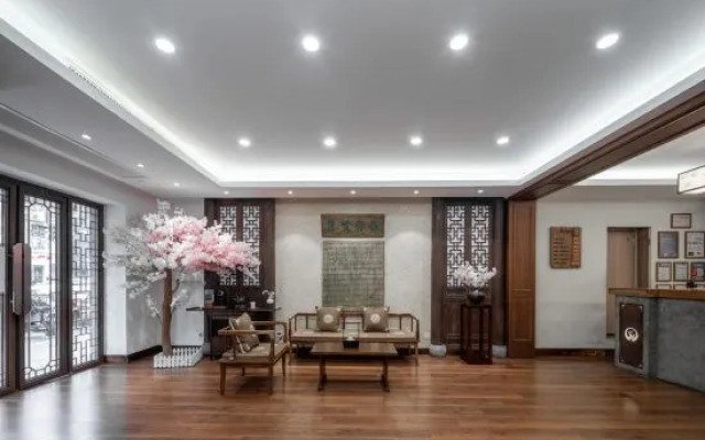 Grand Jian Kang Hotel