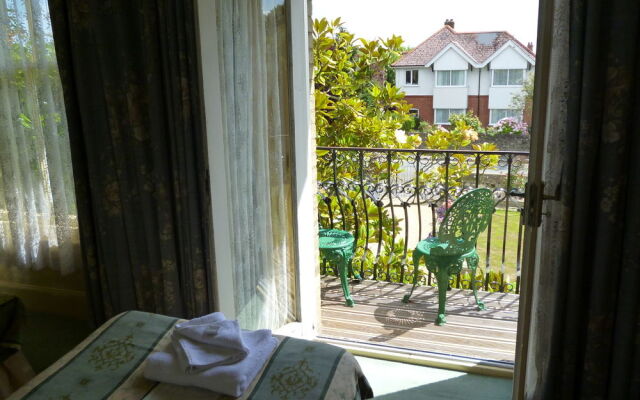 Luccombe Villa