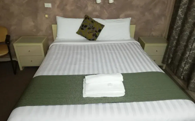 Bushmans Motor Inn