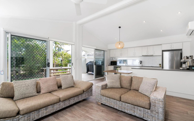 Harveys Beach House – Guest Rooms – Byron Bay
