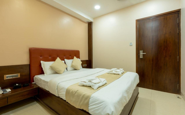 Hotel Empire - Near International Airport