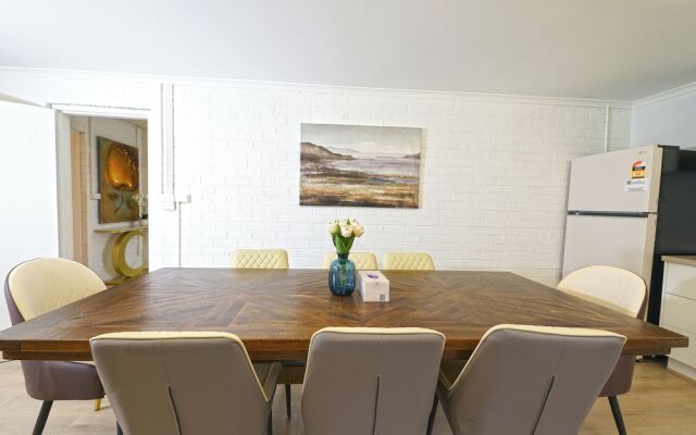 Pet Friendly Ringwood 3BR Home Parking