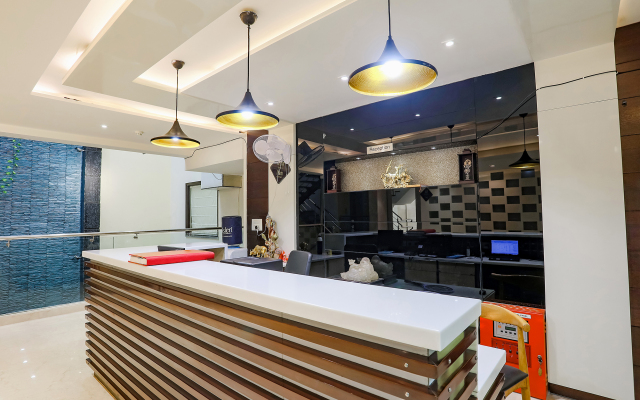 Fabhotel Grand Stay