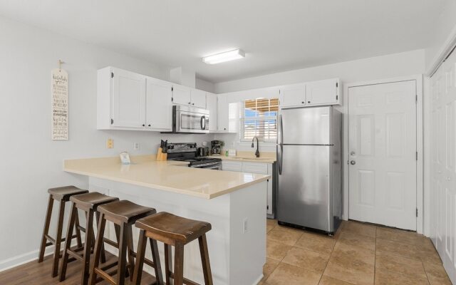 6402 Beach Dr - Seabatical B