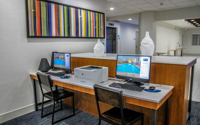 Holiday Inn Express Carlsbad by IHG