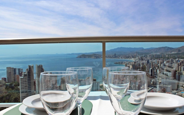 Two bedroom apartment with sea views - Floor 33