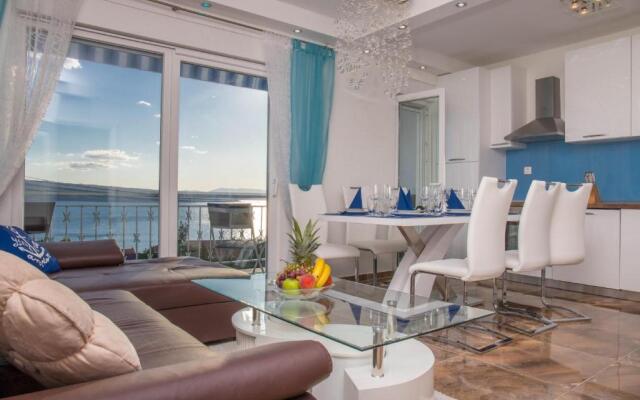 Apartman Crikvenica 30218 - Mira