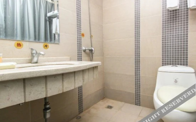 轻旅酒店(重庆沙坪坝火车站店)