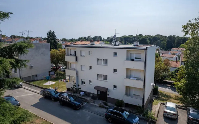 Premium Apartment With Patio