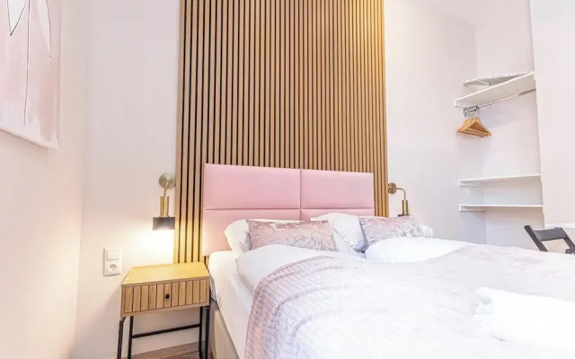 4BR Apt. for Groups 6-Min to Stadthalle