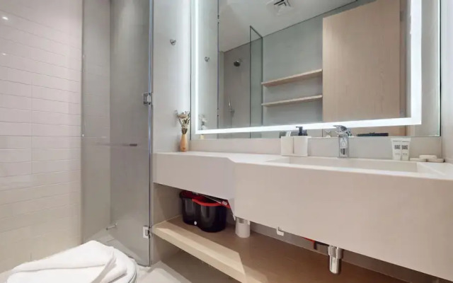 JVC - Oakley Square Residences B015
